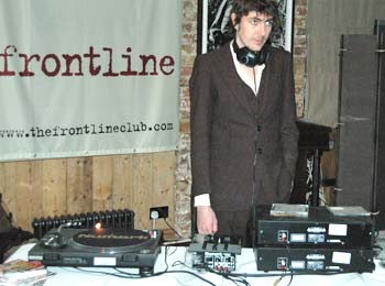 Pete Um energises the crowd